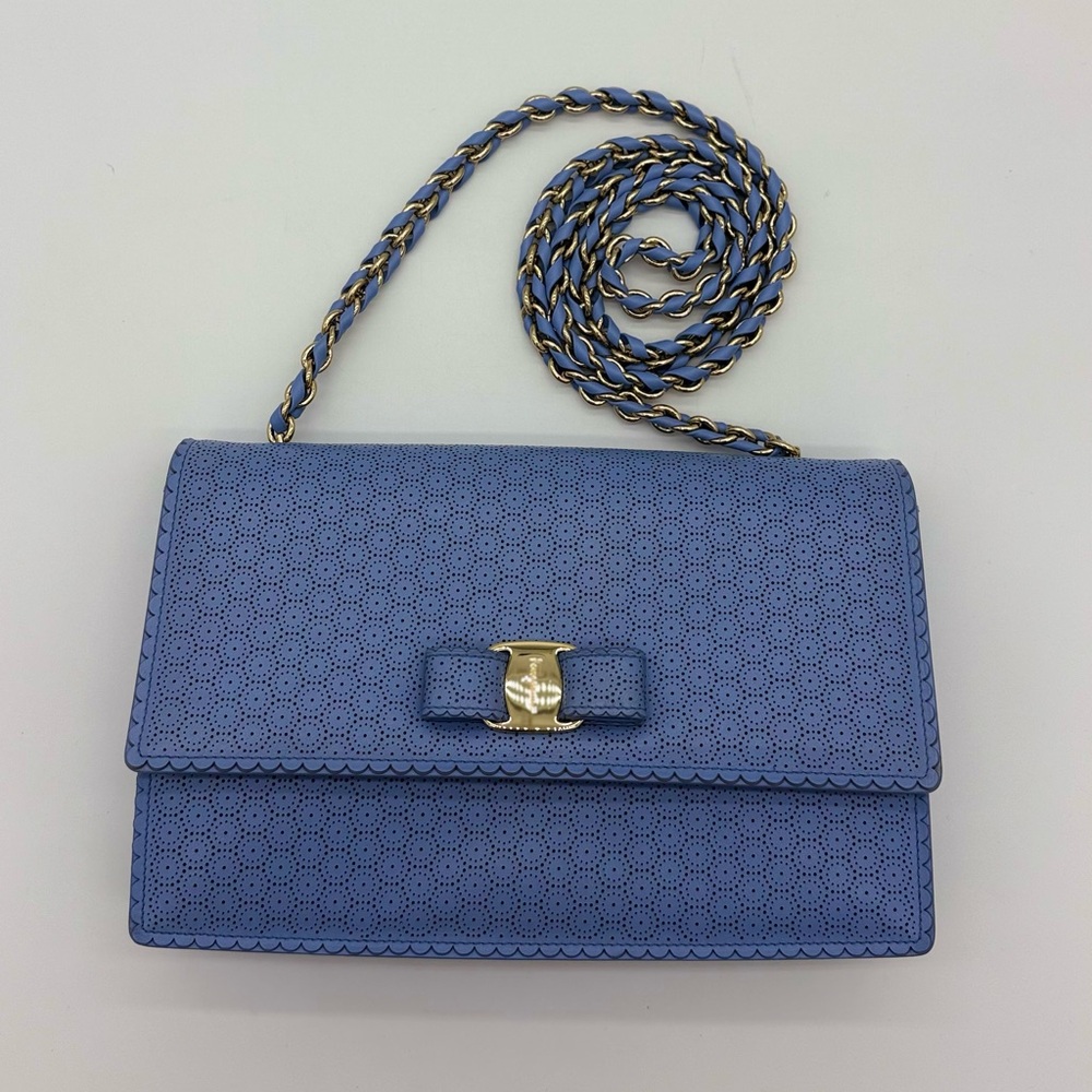 Authentic Salvatore Ferragamo PREFORATED vara Ginny bag - Picture 4 of 17